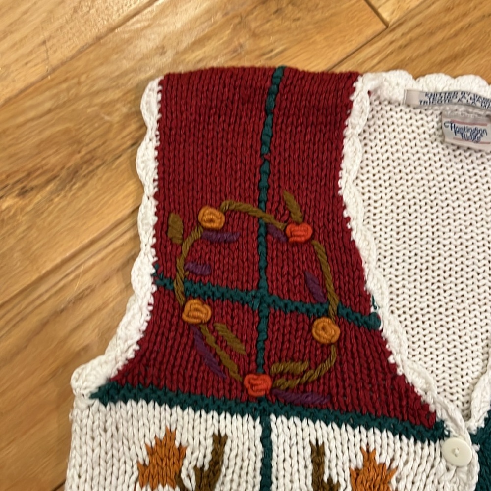 Vintage Cottagecore Hand Knit Scalloped Sweater Vest Size Large - Picture 6 of 16